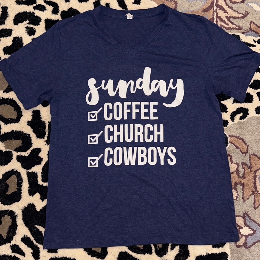 Dallas Cowboys V neck Sunday gameday shirt size large